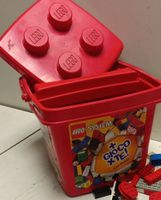 Lego System Bausteine im roten Behälter, (em313)
