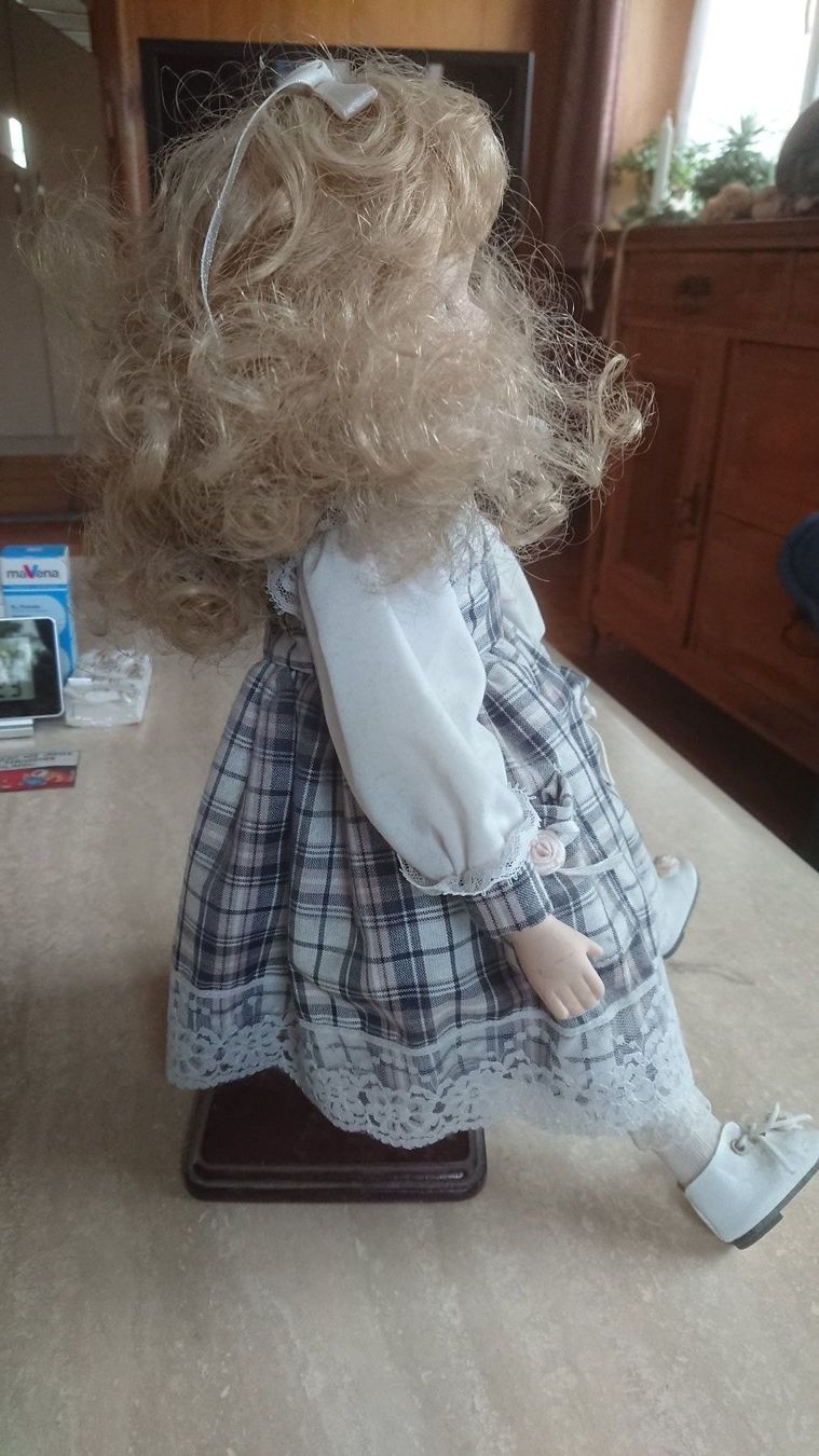 Bambole: Sammlerpuppe Annie – Nuovo (secondo la descrizione) da Benken ZH venduto da Manuela035 2