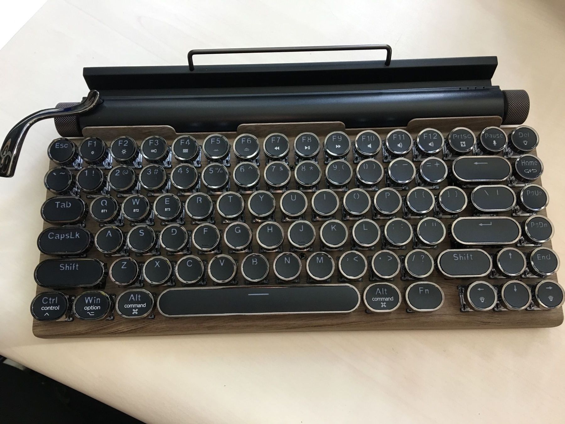 Tastiere: Retro Bluetooth Tastatur mechanisch,  Top! – Usato da Olten venduto da ELHANDEL 1