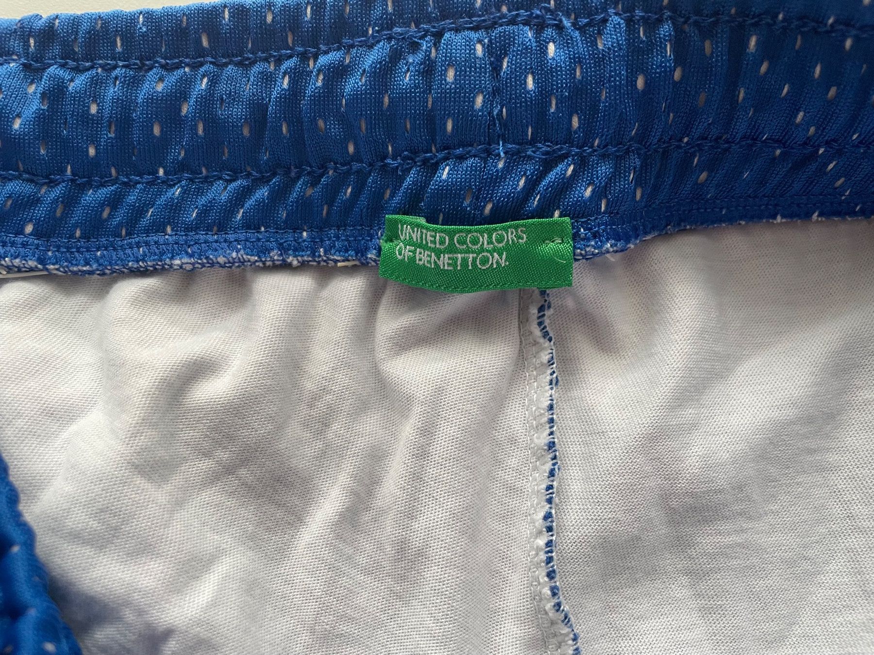 Benetton Hosen: Benetton Shorts, Gr. 176 oder 164, Top Zustand! – Gebraucht aus Winterthur von crave 7