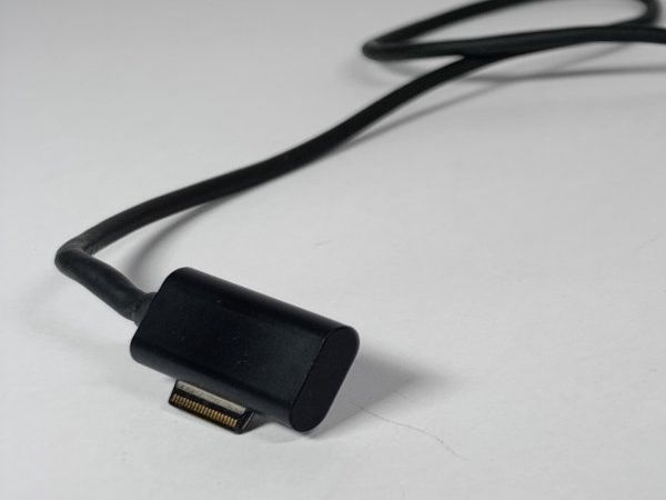 Microsoft Docking station: Docking station 1661 + alimentation pour Microsoft Surface – D'occasion à Thielle par Plusvalue_Neuchatel 4