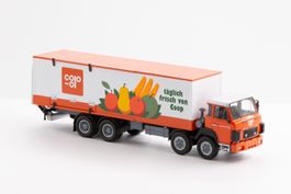 Saurer 8x4 COOP Bern mit Kofferaufbau  im Mst. 1/50