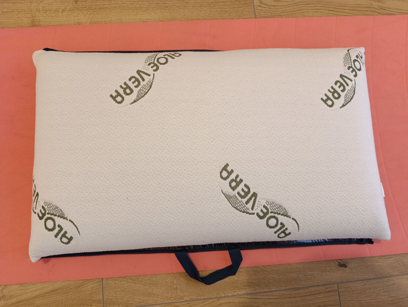 Cuscini: Cuscino Memory foam in Aloe – Usato da Ludiano venduto da Mo_Bia 1