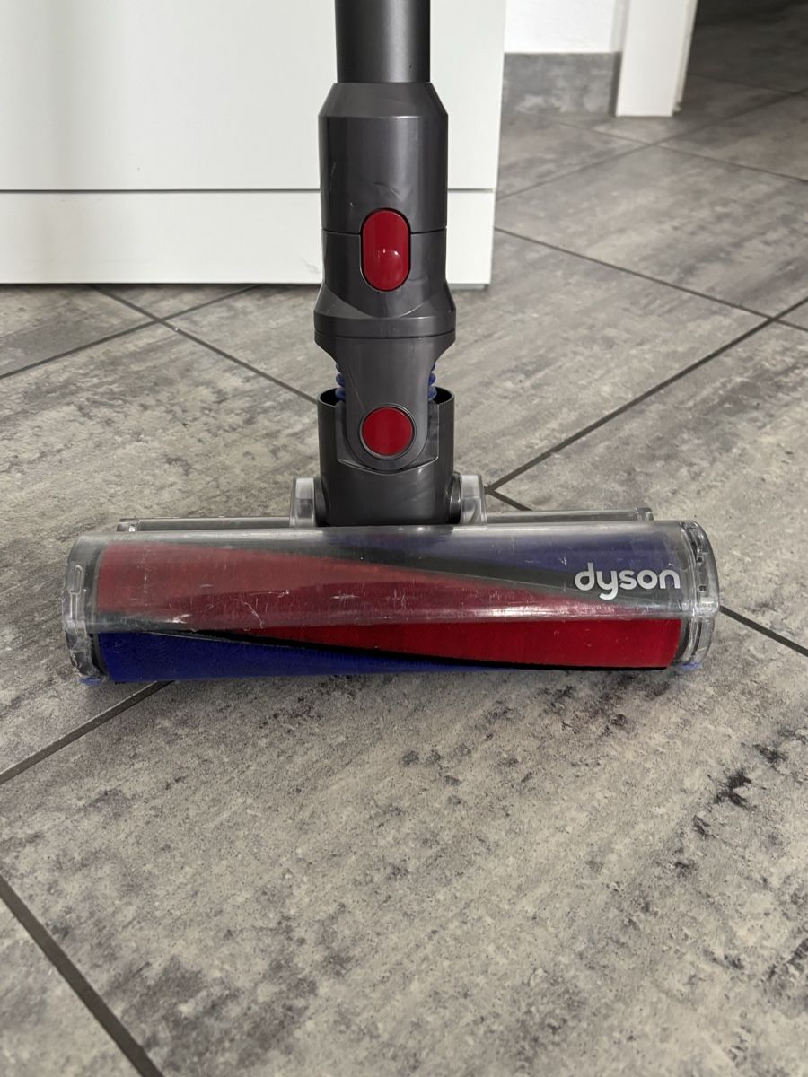 Aspirateurs & Accessoires: Dyson V8 – D'occasion à Thundorf par bibi070 1