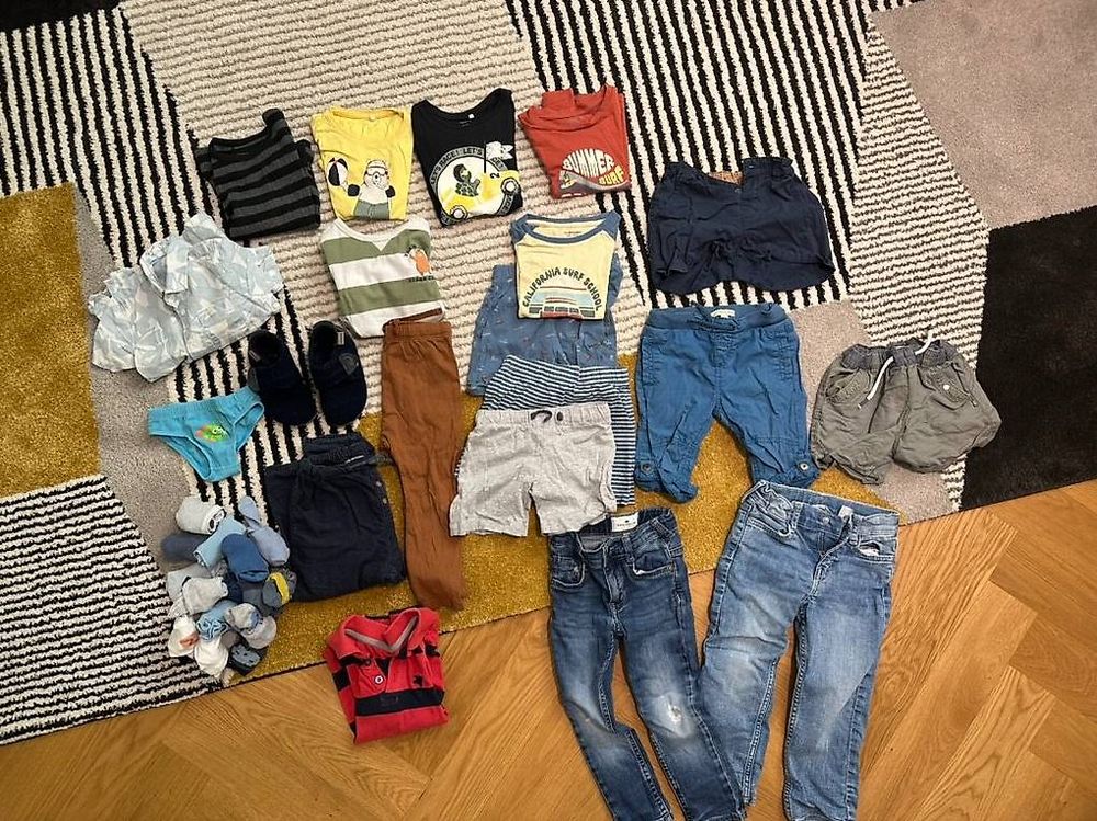 Ensembles coordonnés: T-Shirts, Jeans, Shorts,Jungen Grösse 98-104 (40+ Stück) – D'occasion à Zürich par whotookmynickname