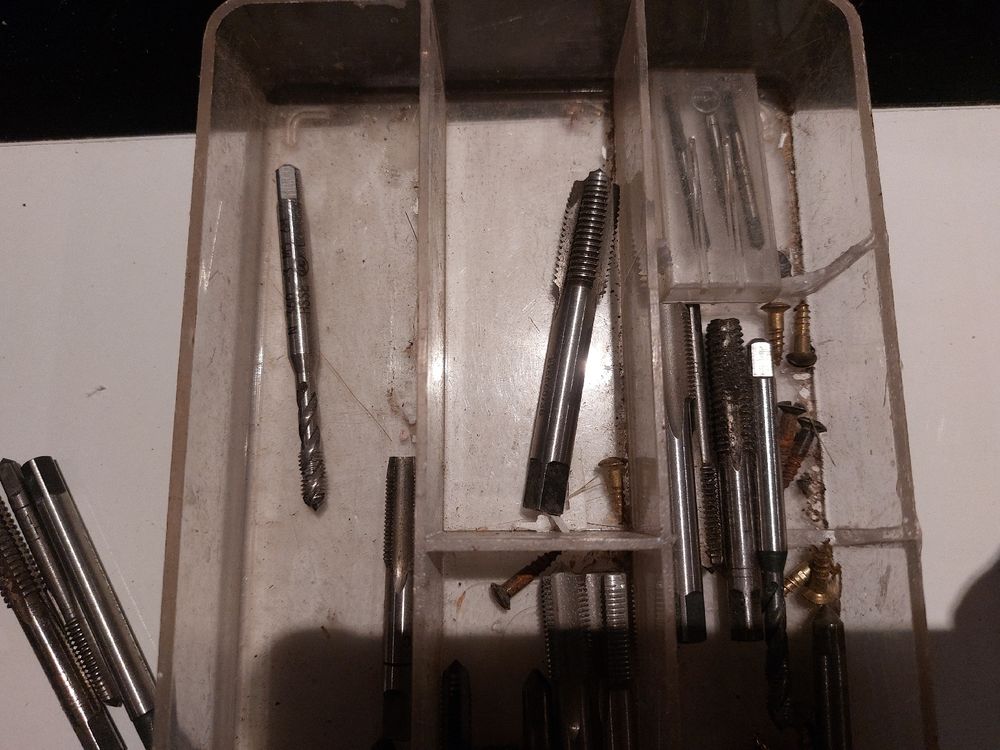 Tous les outils: Gewindeschneideset mit Schneideisen und Windeisen – D'occasion à Vilters par tha-tha 4