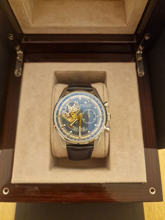 Montre à Quartz Vintage Club Français Du Vin - Cadran Blanc, Bracelet Cuir Marron - Occasion