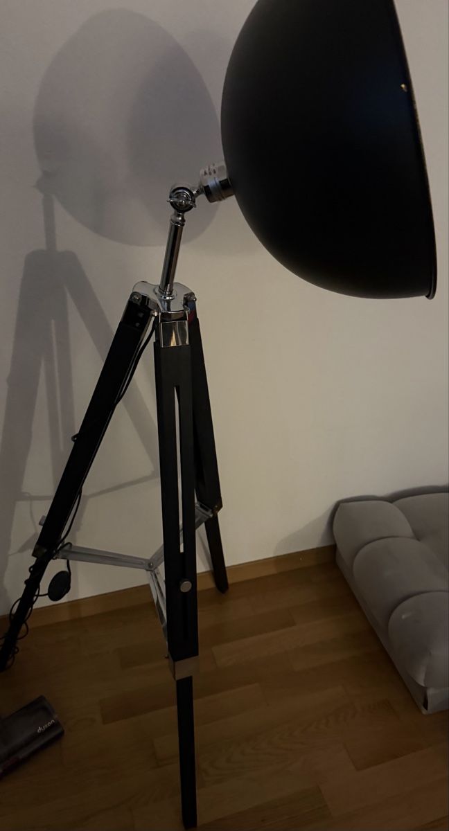 Livique Lampen: Livique Stehlampe – Gebraucht aus Zürich von futbolstar 2