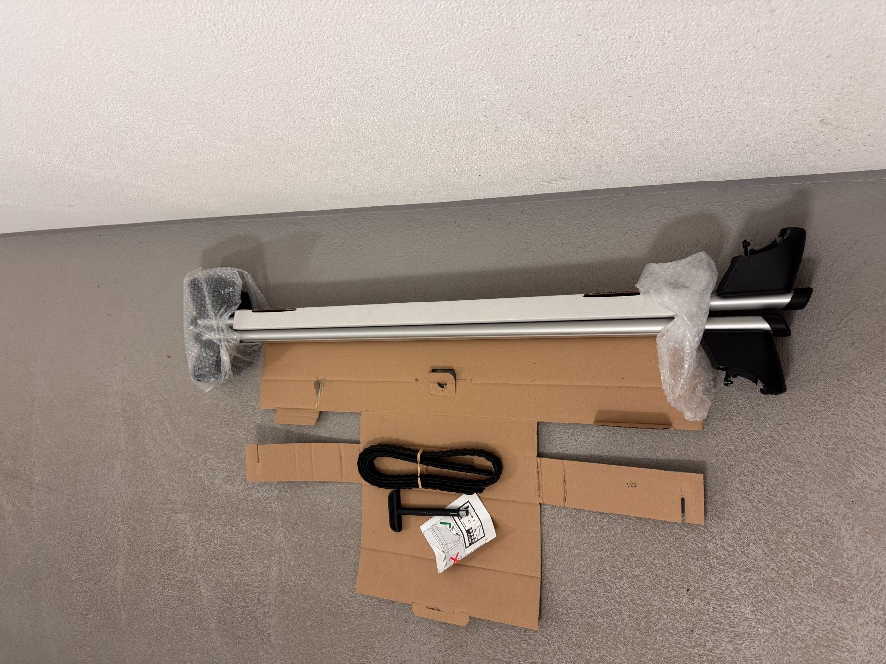 VW Portapacchi: Original Audi Q8 Dachträger / Grundträger Set – Usato da Zug venduto da Io_1 2