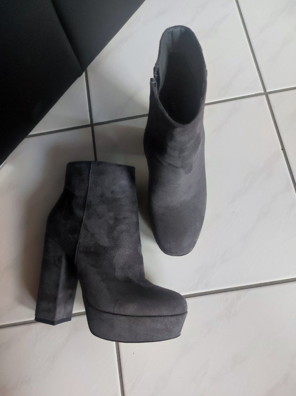 Scarpe da donna: High Heel Stiefeletten – Usato da Thörigen venduto da imo_5f9y