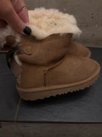 UGG Stiefel braun mit Schleife Grösse 27.5 gebraucht
