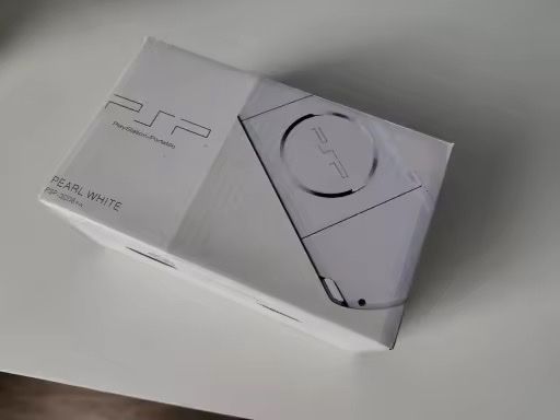 Sony Consoles: Sony PSP White, komplett NEU! – Neuf avec emballage d'origine à Bern par Bellsjingle 1