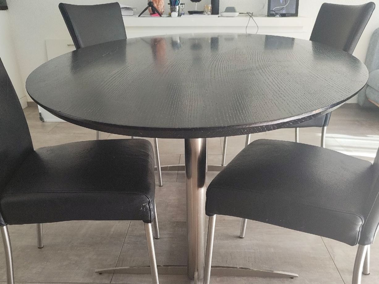Set di tavolo e panche: Esstisch als Holz mit Metallbeine – Usato da Tägerig venduto da mapiba 1