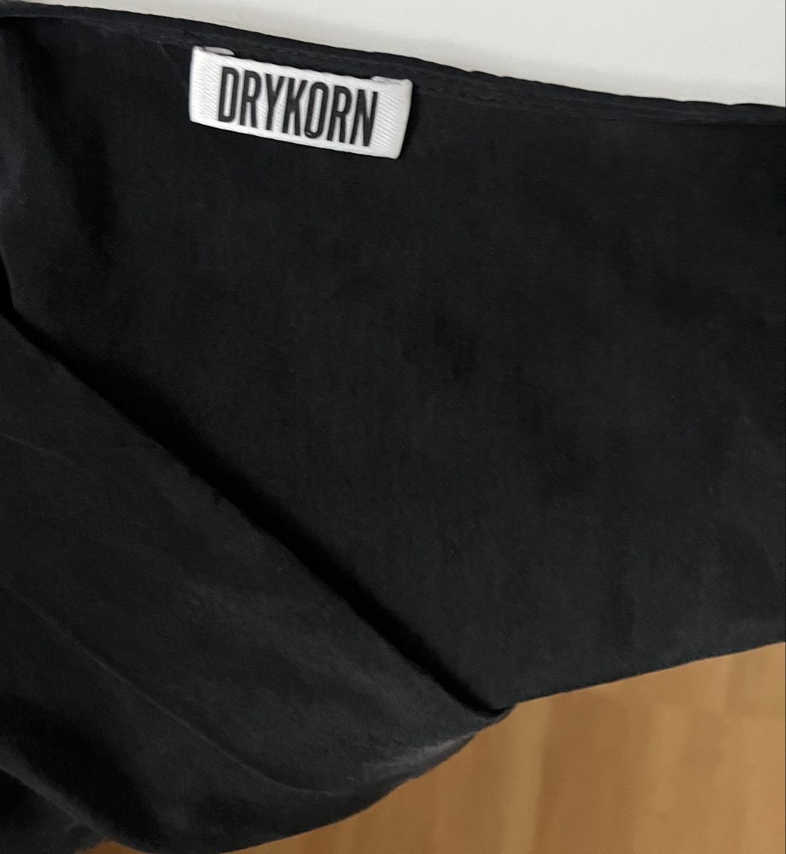 Drykorn Camicette: DRYKORN schwarze Bluse, Gr. 36-38, ca.M, – Nuovo (secondo la descrizione) da St. Gallen venduto da reg_f8h8 1