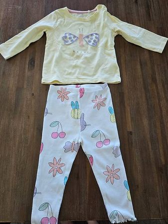 Set Leggings und Pullover Gr. 86