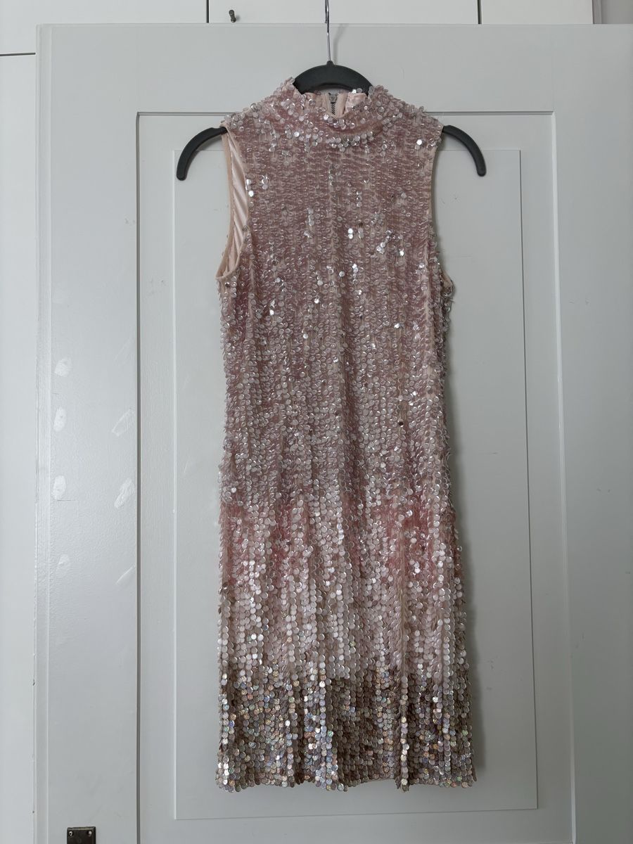 French Connection Robes: FRENCH CONNECTION sequin dress – D'occasion à Zürich par Flo021000