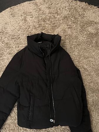 Schwarze Winterjacke - Only