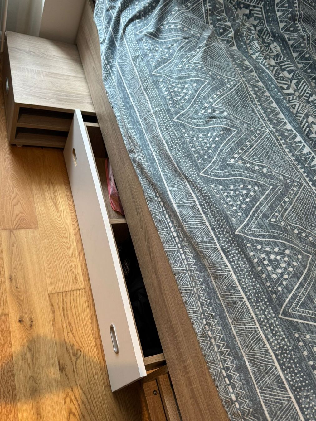 Letti: Single Bed Frame w/ Storage Drawers and Mattress – Usato da Luzern venduto da kim_my9c 2