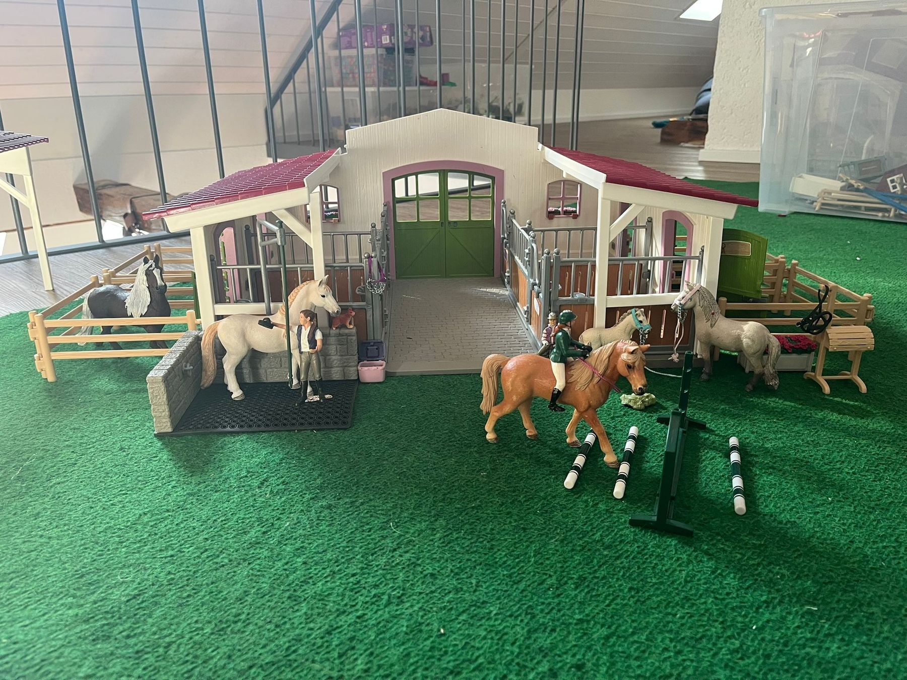 Schleich Giocattoli: Schleich Pferdestall  – Usato da Beinwil am See venduto da limaalpha1986