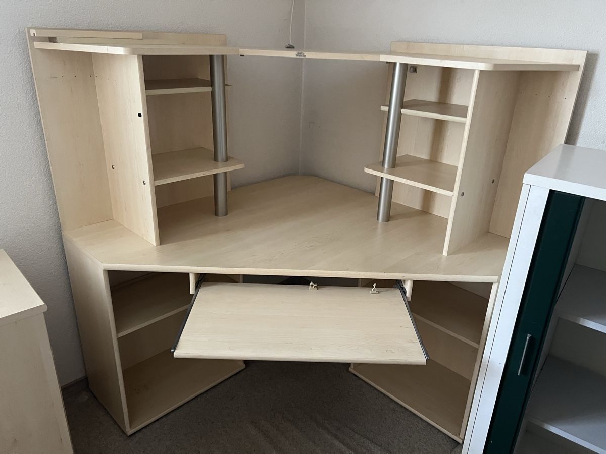 Scrivanie: Bürotisch / Pult / Schreibtisch – Usato da Ehrendingen venduto da nz9_y29p