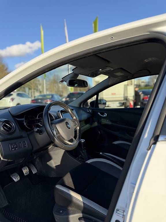 Automobili: Renault Clio 1.2 16V T 90th Anniversary – Usato da Zürich venduto da par_5jn6 4