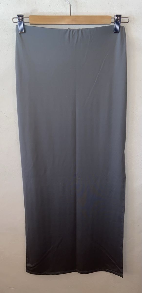 Pull&Bear Gonne: Jupe Pull&Bear grise taille S bon état – Nuovo (secondo la descrizione) da Romainmôtier venduto da jea_n99k 2