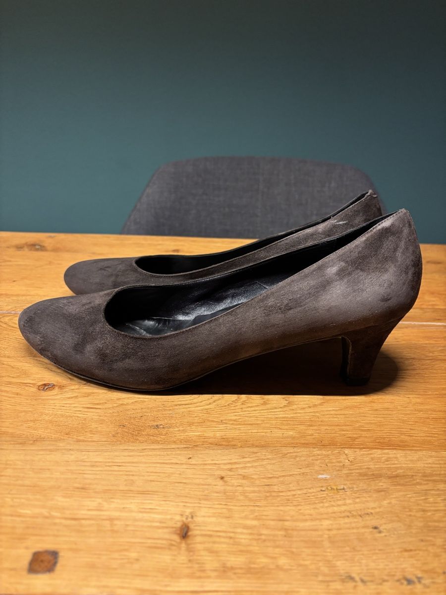 Navyboot Damenschuhe: Pumps chocolate daim T42 – Gebraucht aus Nyon von CaroVB 2