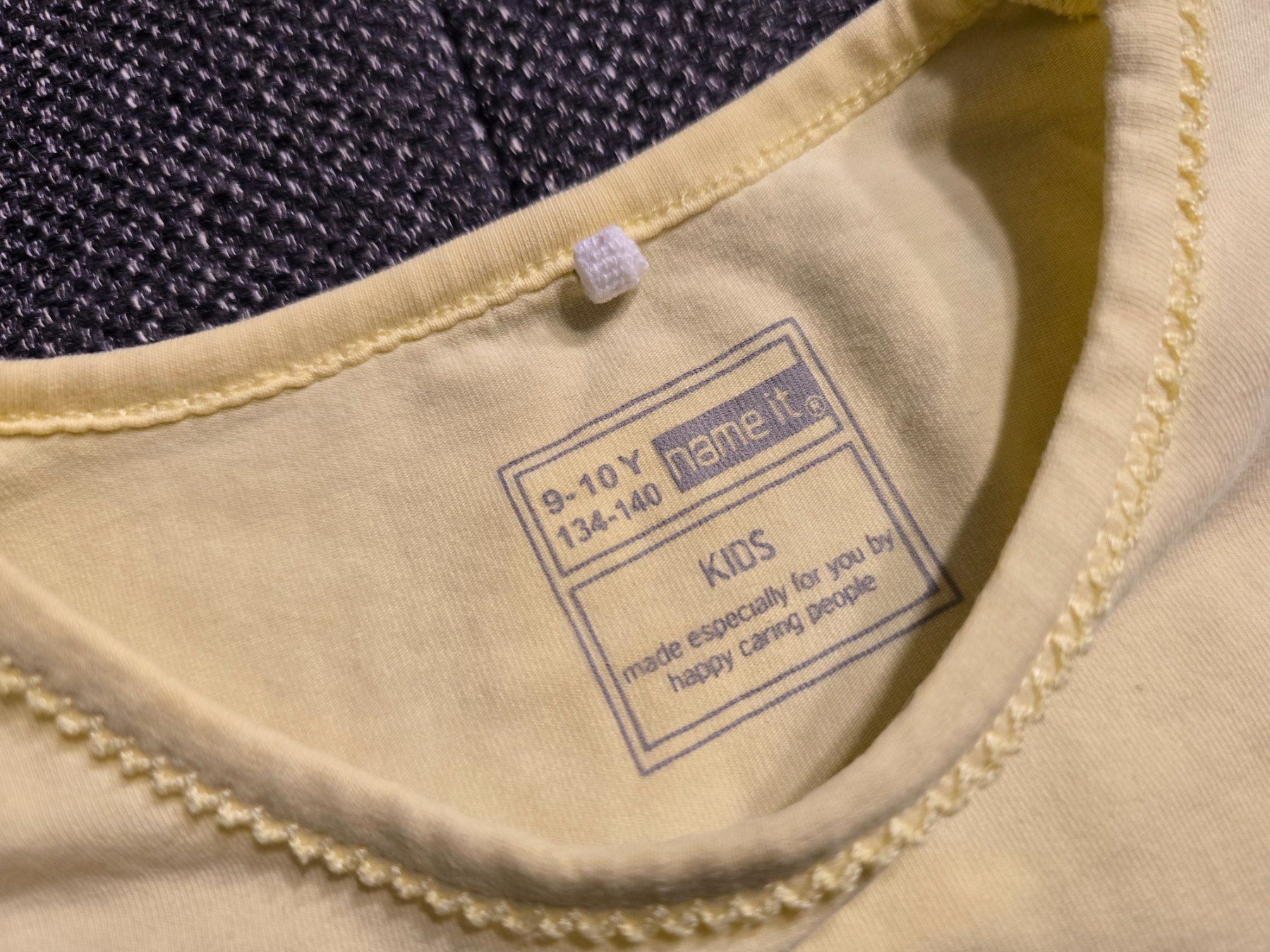 Blusen, T-Shirts & Tops: T-Shirt Gr.  134 / 140 – Gebraucht aus Büttikon AG von Amineah 1