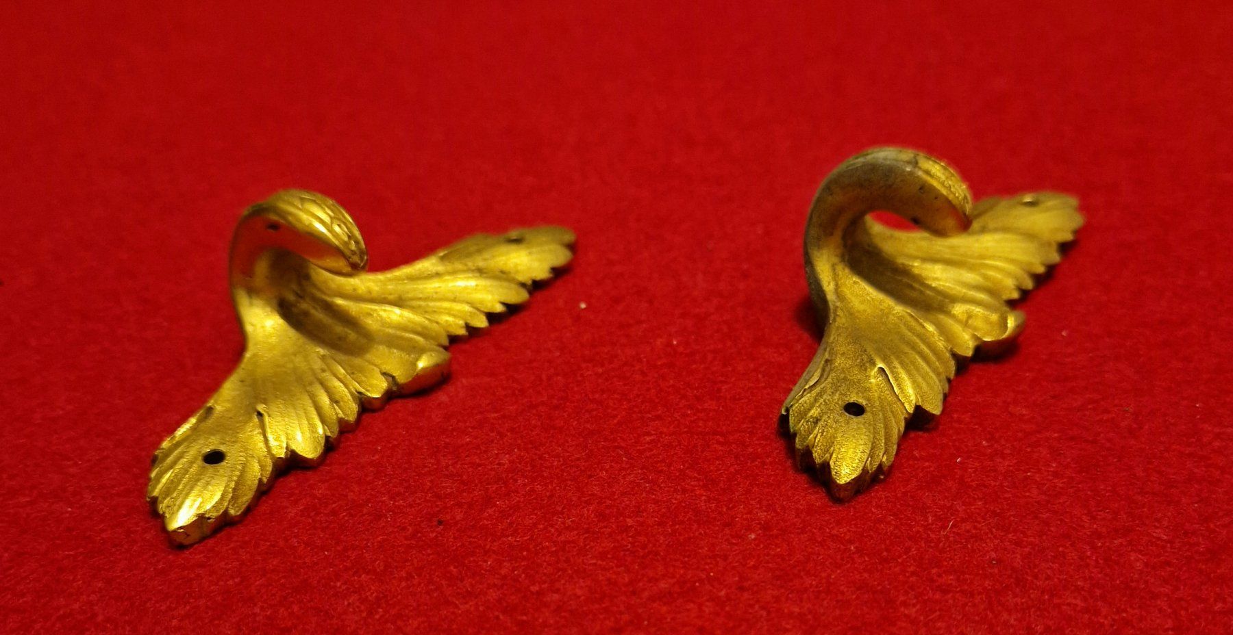 Ferramenta: 2 vintage Messinghaken Form von Blätter oder Flügel? – Usato da Zürich venduto da silver-team 4