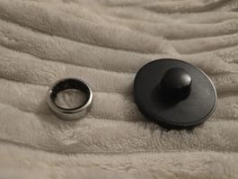 Oura Ring Gen 3 Size 07 and Charger