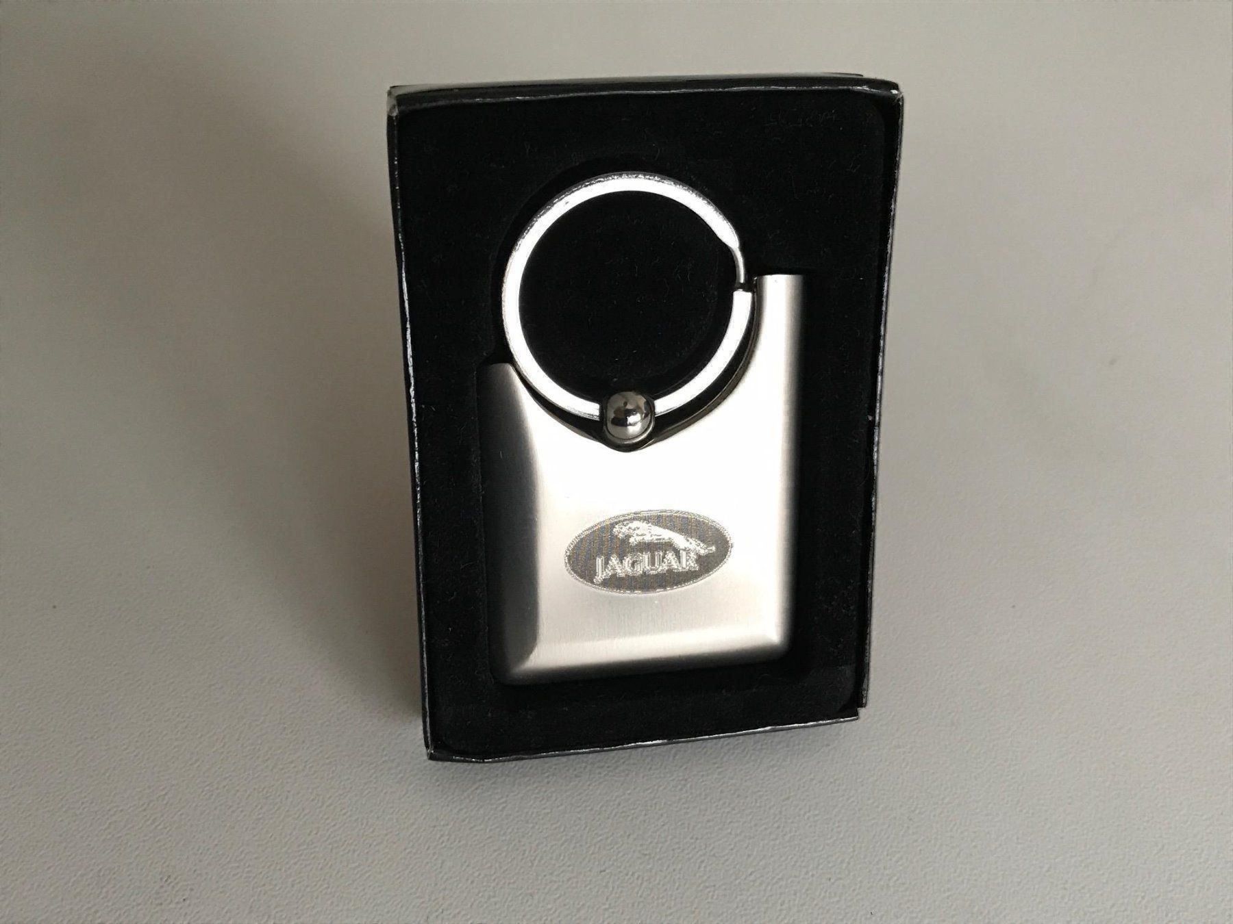 Schlüsselanhänger & - bänder: Jaguar Schlüsselanhänger silver-quader – Neu und originalverpackt aus Giswil von Healey71 3