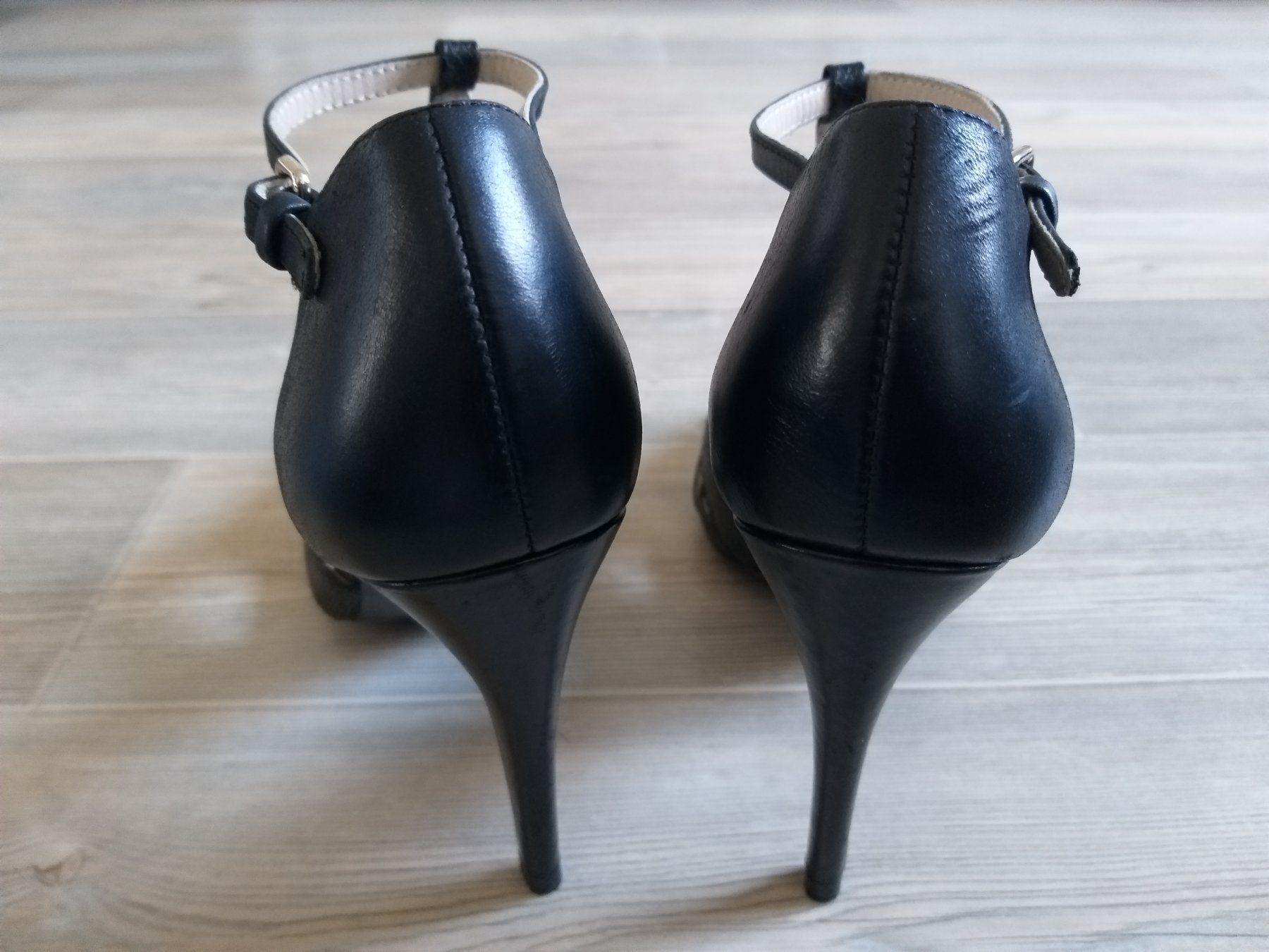 Scarpe da donna: UTERQÜE Chaussures / Schuhe pointure / Nummer 39 – Usato da Cossonay-ville venduto da Super-Price-Quality 4