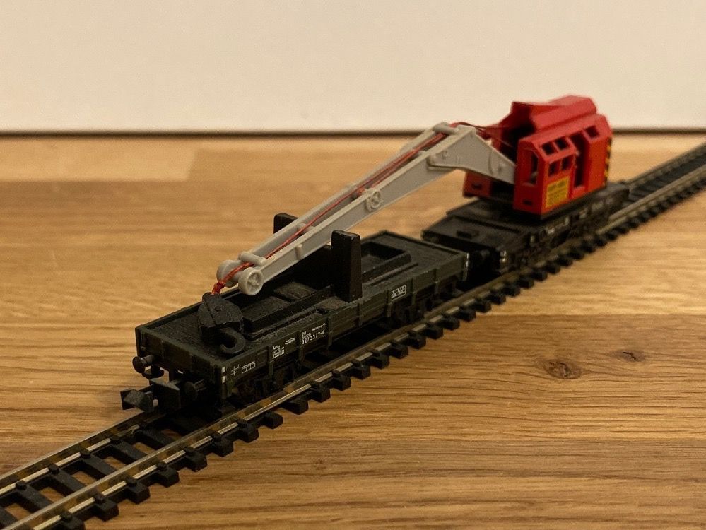 Trix Modelleisenbahnen: Minitrix 3590 Geleisekran mit Aufleger – Gebraucht aus Schlierbach von Look8 2