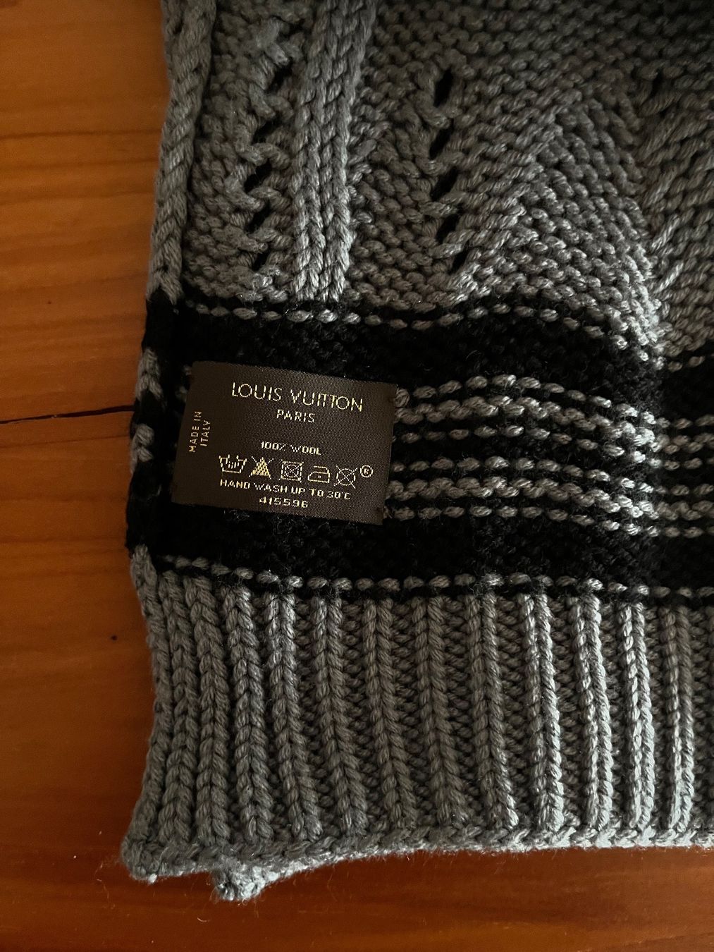 Louis Vuitton Foulard & Sciarpe: Louis Vuitton Schal – Usato da Wädenswil venduto da Iana32 1