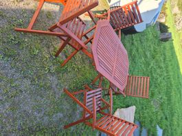 Gartenset aus Holz - Tisch mit 6Stühlen, Top Zustand!