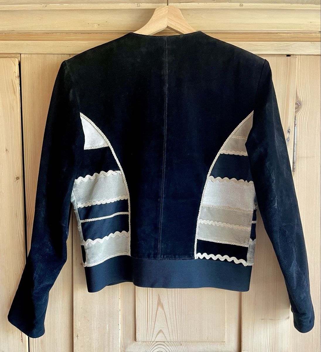 Giacche: Schöne Wildlederjacke 40 – Usato da Oberwil-Lieli venduto da Denise5 1