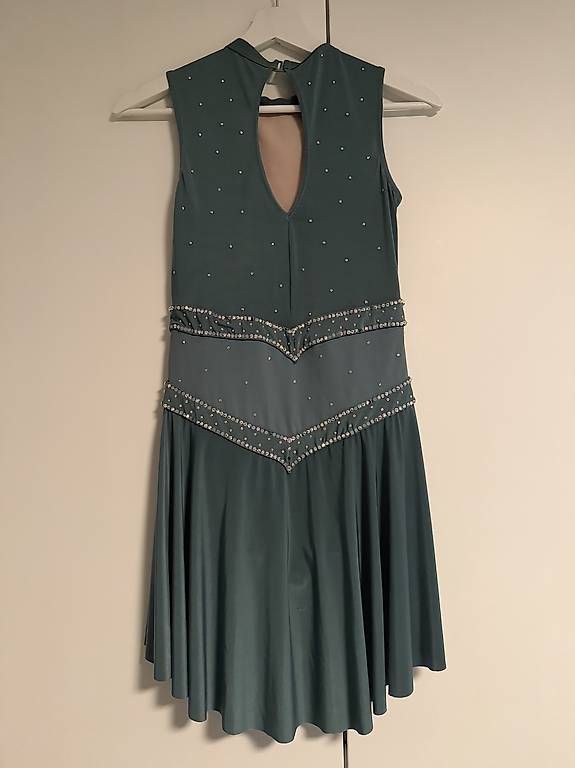 Survêtements: Kürkleider – D'occasion à Seewen SO par rom_nvs8 1