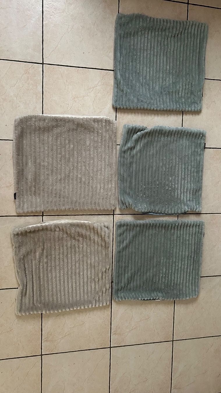 Cuscini: 5 Housses de coussin douces et moelleuses – Usato da Bramois venduto da Chrisvol