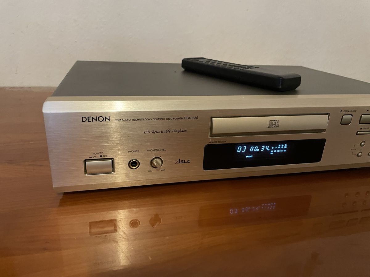 Denon Lettore multimediale & Streamer: Denon DCD-685 CD Player – Usato da Zürich venduto da semi16 1