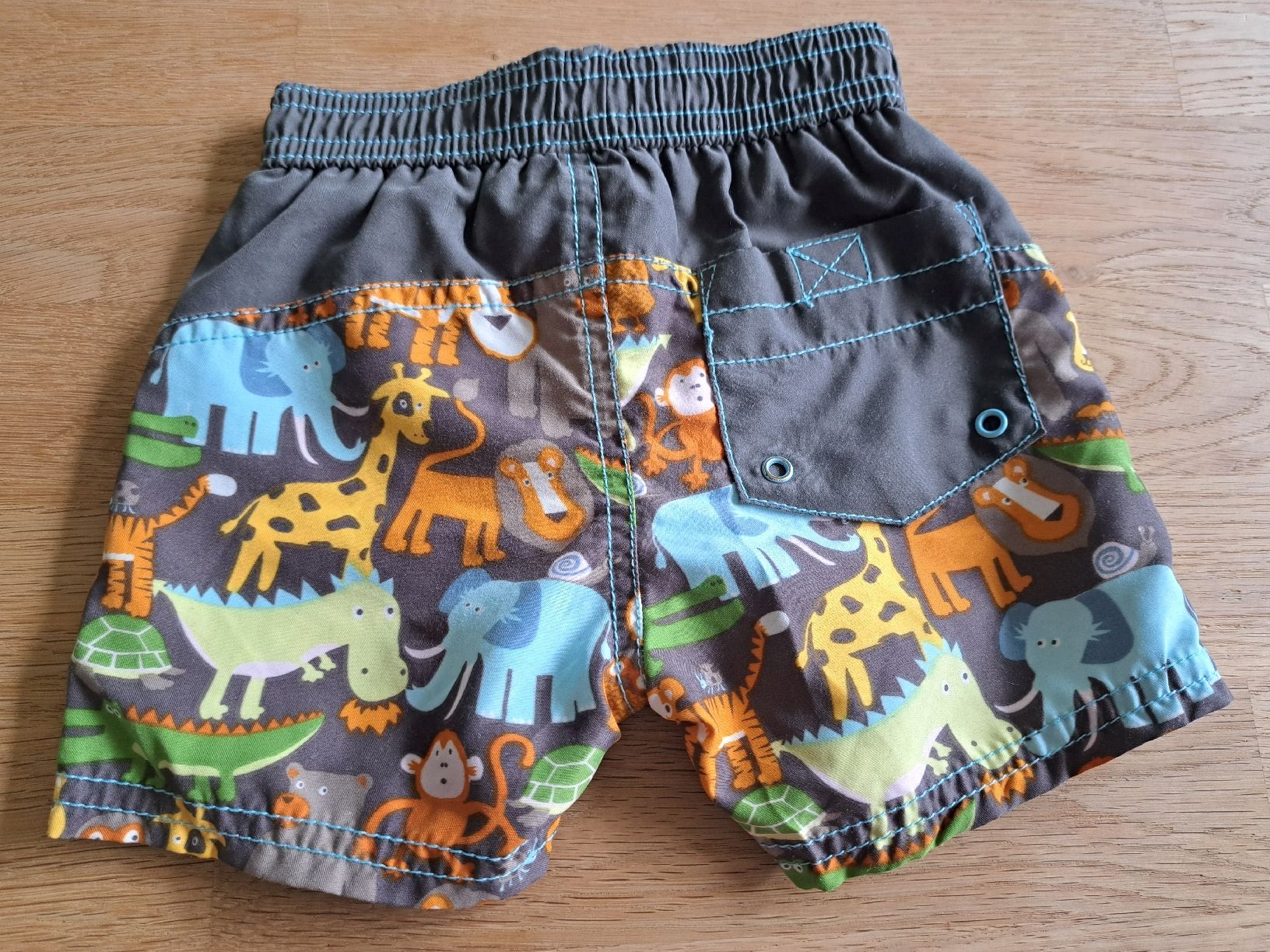 Petit Bateau Kleiderpakete & -sets: Kleiderset Grösse 68 Petit Bateau – Gebraucht aus Bergdietikon von Staphylococcus 4