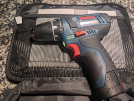 Bosch GSR 12V-15 Set mit Ladegerät und 2x2Ah Akku