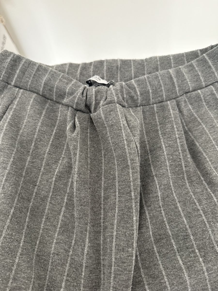 Pull&Bear Pantaloni: Pull&Bear Hose, Grösse S, grau gestreift – Usato da Zürich venduto da bia_6kmj 2