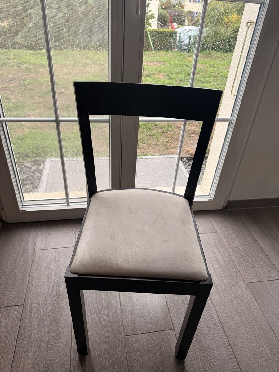 Set tavolo e sedie: Table de salle à manger et 6 chaises – Usato da Rueyres venduto da cto_p9nj 8