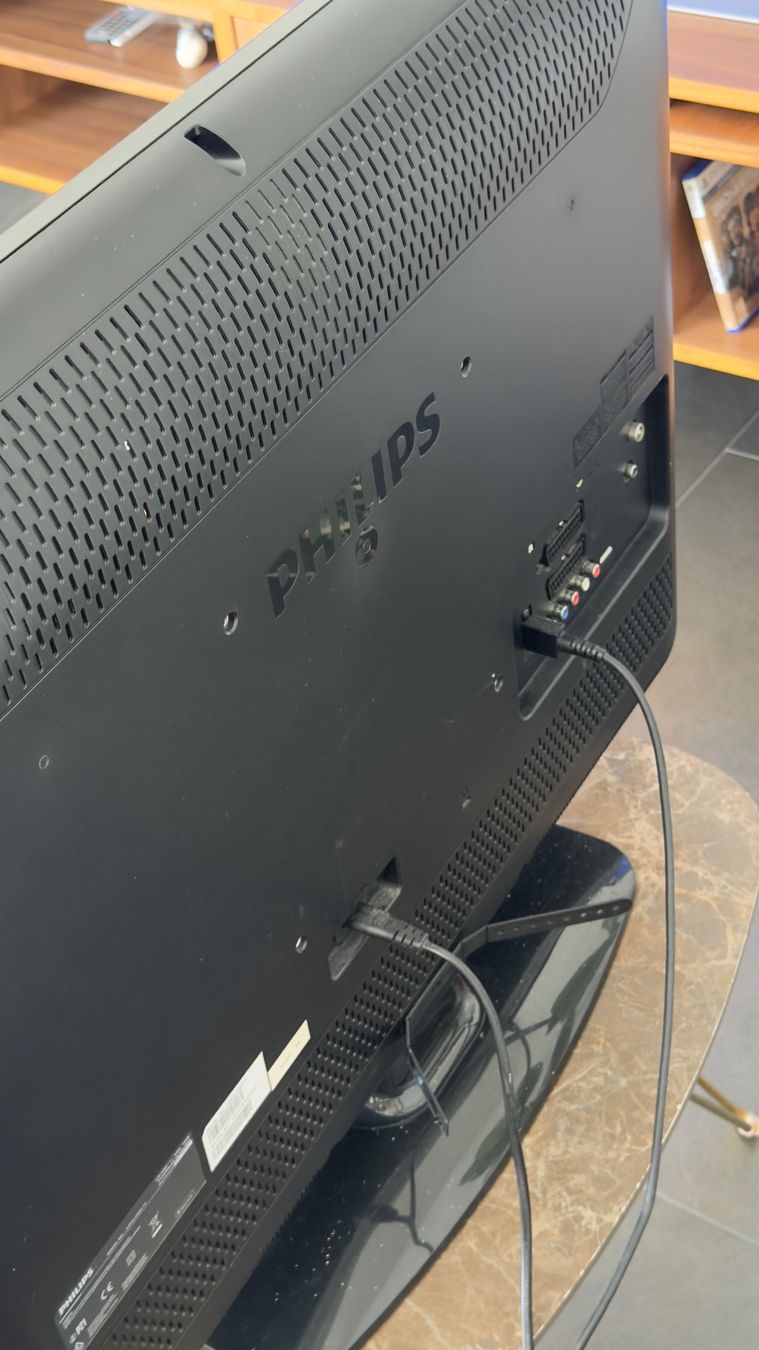 Philips Televisori: Philips 32 Zoll LCD-Fernseher – Usato da Frick venduto da sku_rm7n 3
