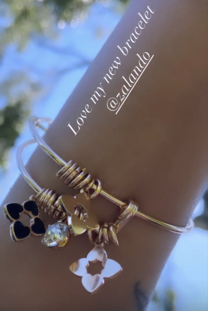 Bracciali & Braccialetti: ✨Modischer Armreif mit Anhängern ✨ – Usato da zürich venduto da Bailey17 6
