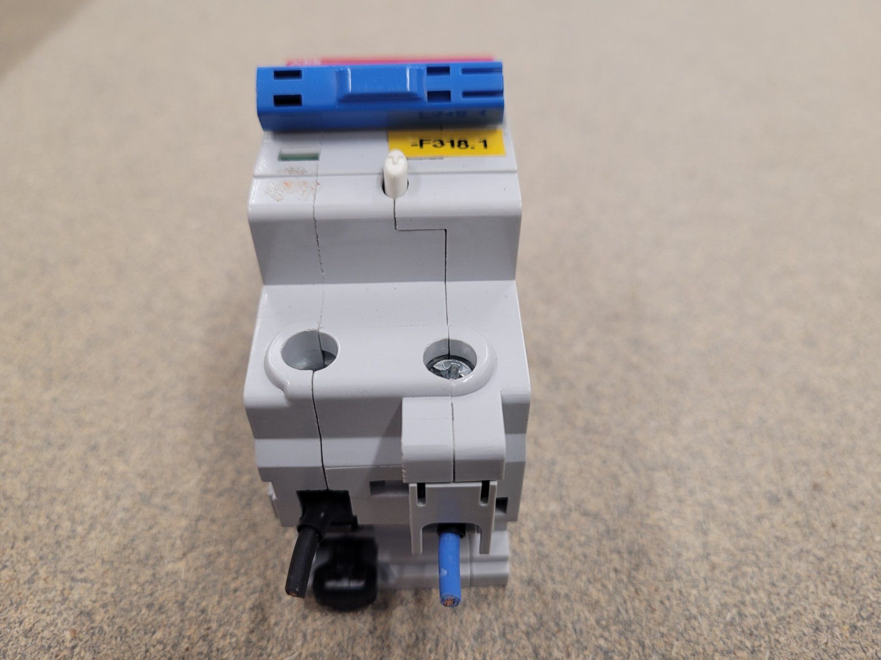 ABB Stromzufuhr: ABB Swissline FI F452 A25 – Gebraucht aus Vitznau von Night-Fire 4