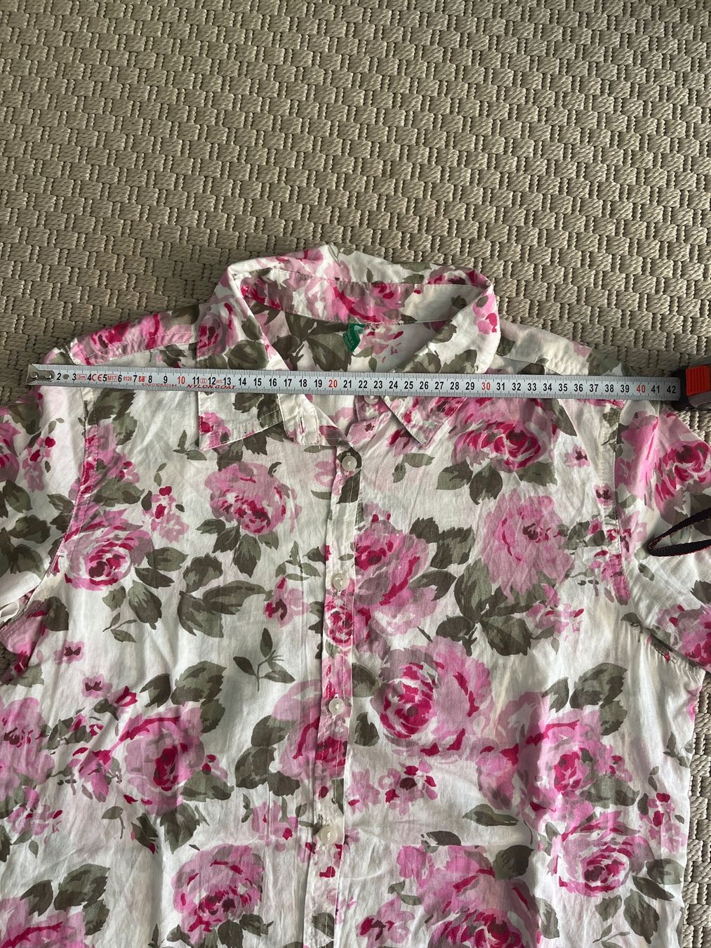 Benetton Camicette: Benetton Hemd, Rosenmuster, S – Usato da Solothurn venduto da Bobesch08 6