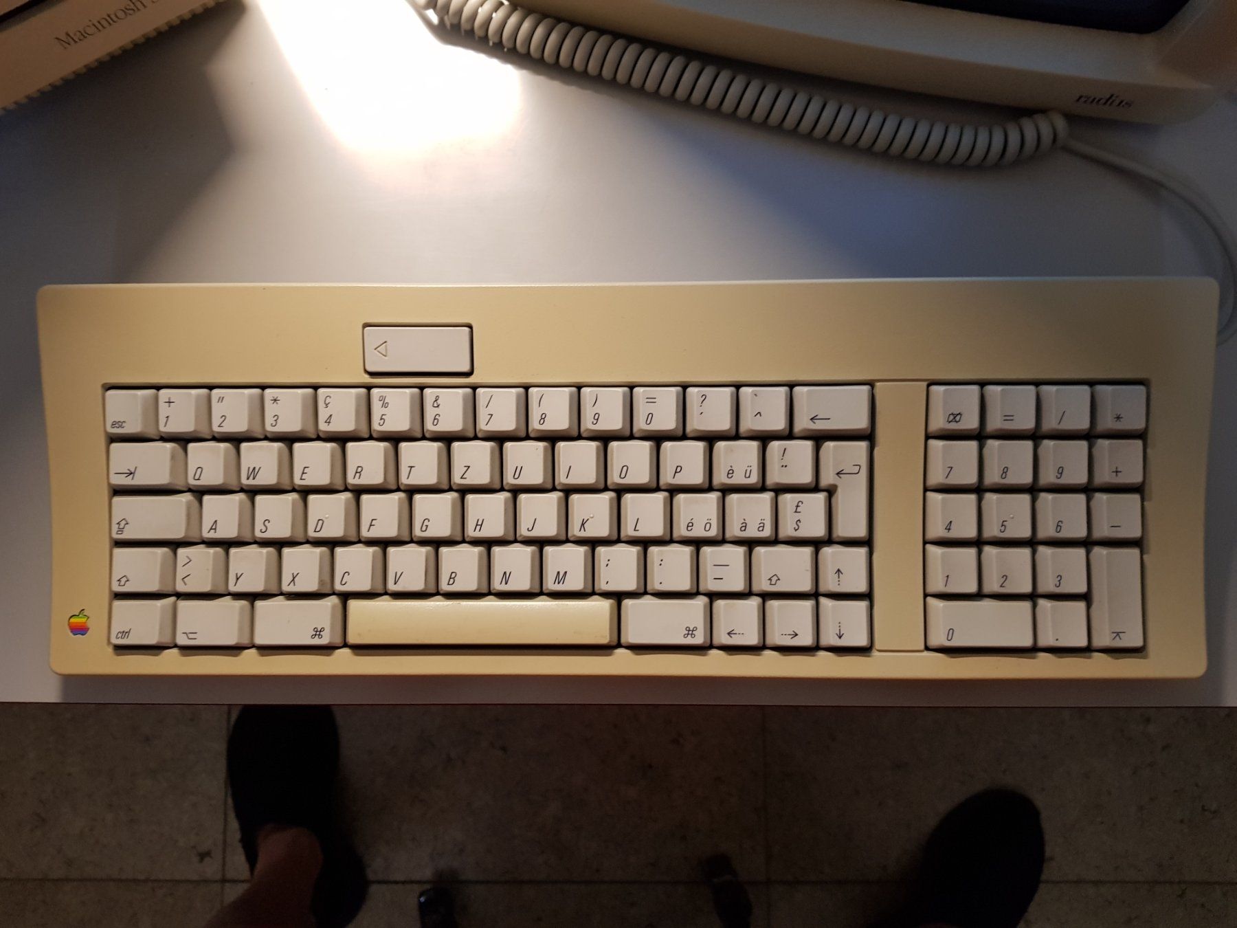 Apple PCs: Macintosh SE, 1987, Model M5011 – Gebraucht aus Richterswil von  3