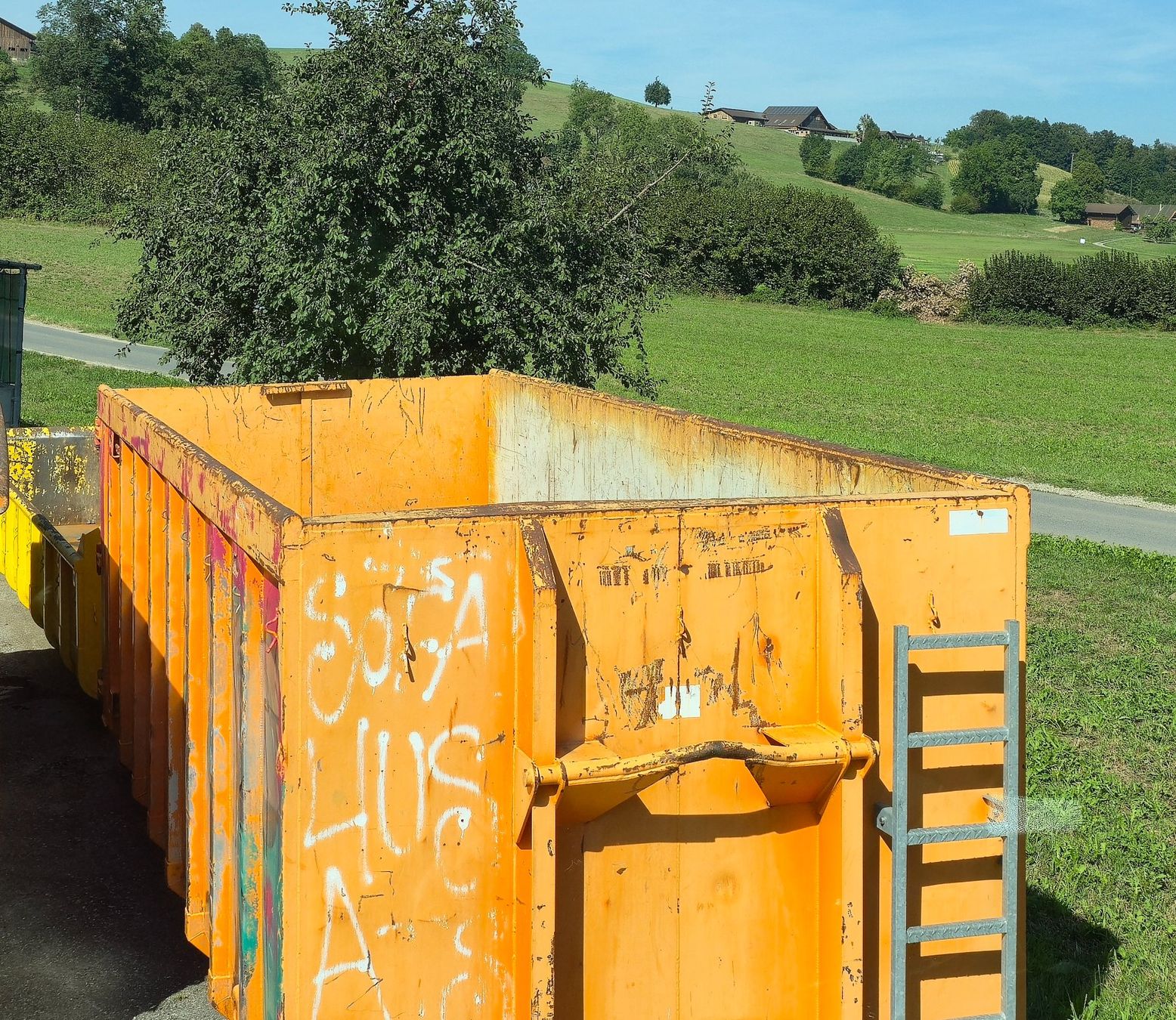 Conteneurs de construction: Abrollmulde Abrollcontainer Mulde Container – D'occasion à Geiss par JD6215R 6