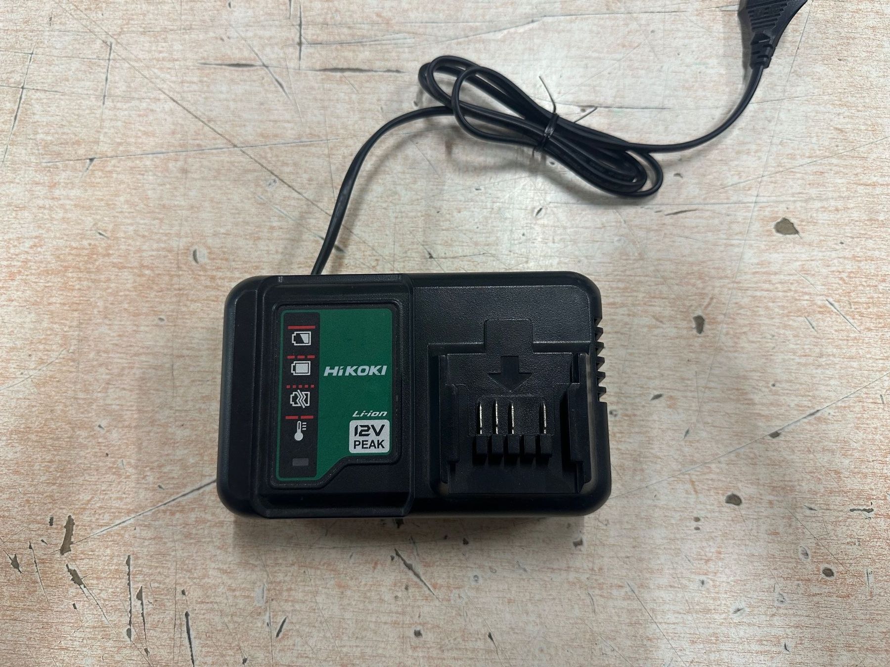 Akkus & Batterien: Hikoki Akku Ladegerät 12 Volt UC12SL – Gebraucht aus Uetendorf von Revotool 1
